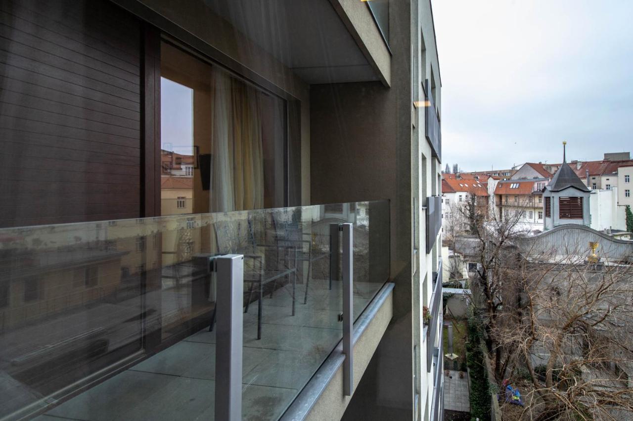 Ruterra Apartment With Garage Prag Exterior foto